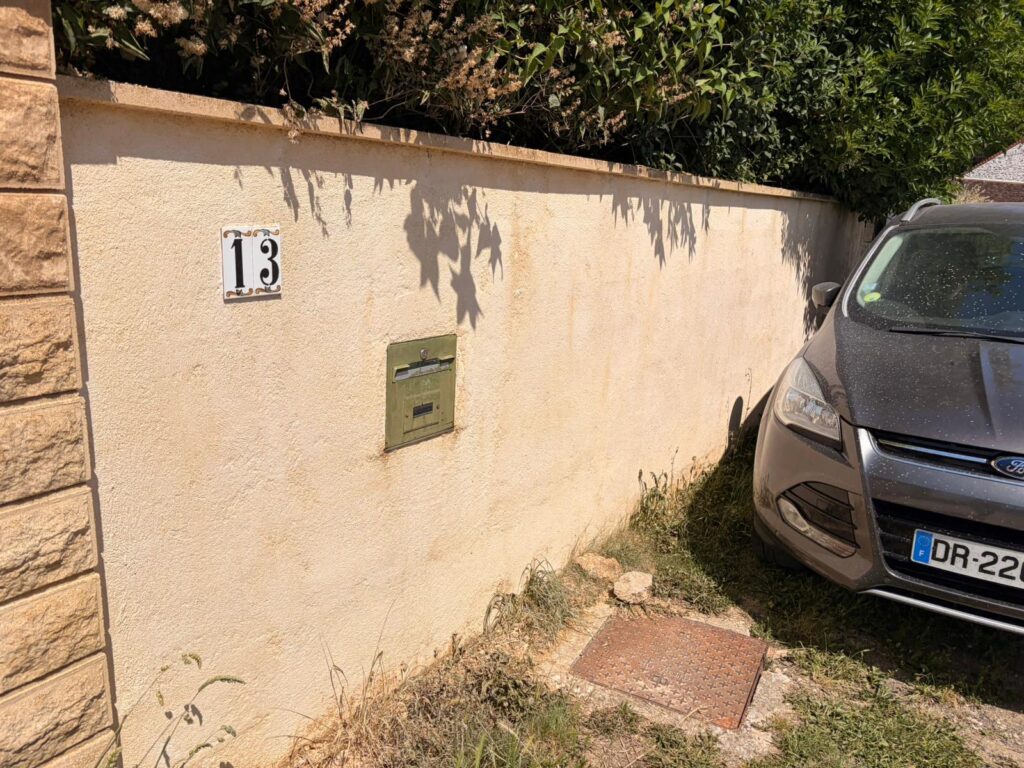 NETTOYAGE TRACES NOIRES FAçADE ET REMISE EN PEINTURE à Hames-Boucres